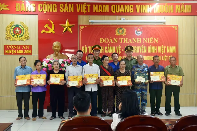 Thanh niên VTV tri ân các anh hùng liệt sĩ tại Nghĩa trang liệt sĩ quốc tế Việt - Lào - Ảnh 2.