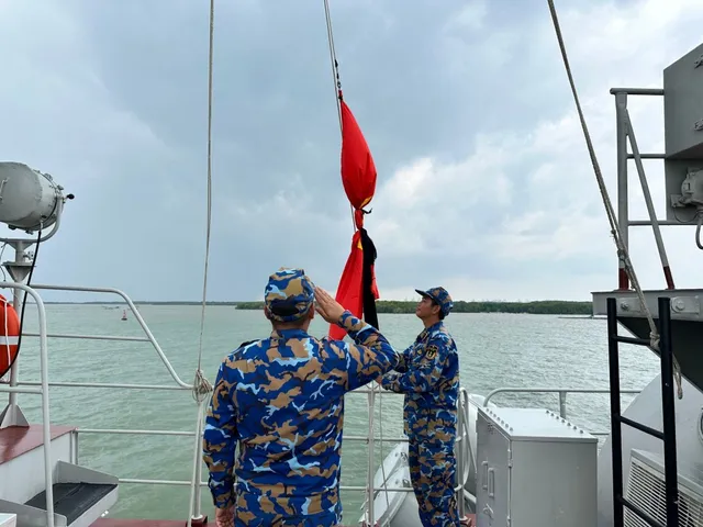 Ngày Quốc tang nơi đảo xa - Ảnh 4.