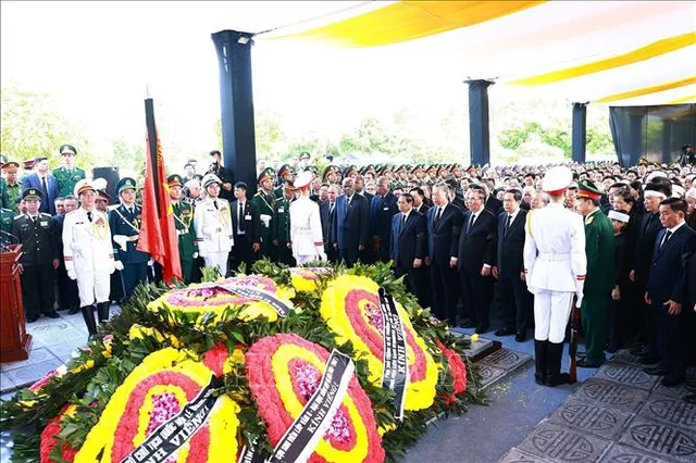 Lễ an táng Tổng Bí thư Nguyễn Phú Trọng tại Nghĩa trang Mai Dịch, thành phố Hà Nội - Ảnh 1.