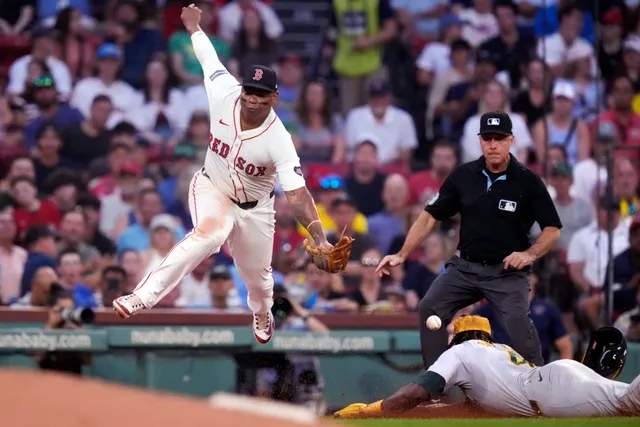 Fenway Park – Thánh địa bóng chày Hoa Kỳ - Ảnh 1.