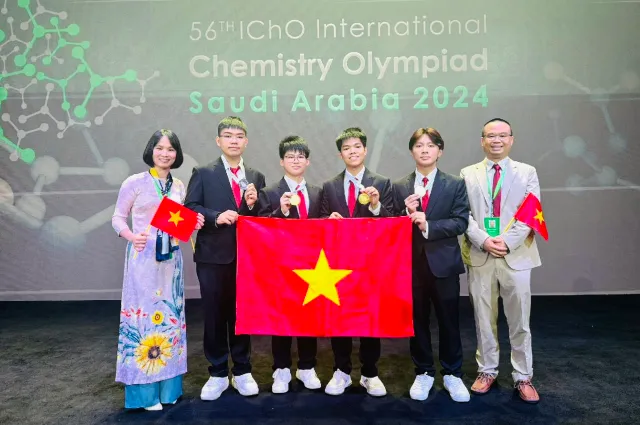 Giành 3 huy chương vàng, đoàn Việt Nam đứng thứ 2 tại Olympic Hóa học quốc tế 2024 - Ảnh 2.