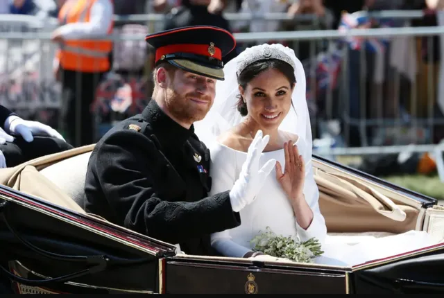 Hoàng tử William không cho phép Meghan Markle đeo trang sức của cố Công nương Diana - Ảnh 1.