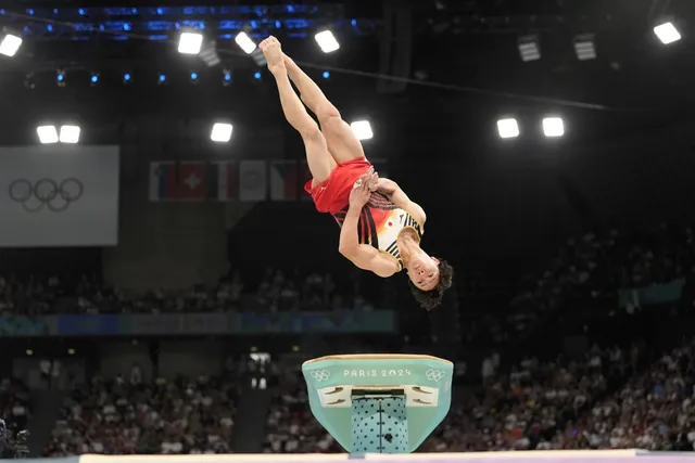 Shinnosuke Oka của Nhật Bản đoạt huy chương vàng toàn năng tại Olympic - Ảnh 2.