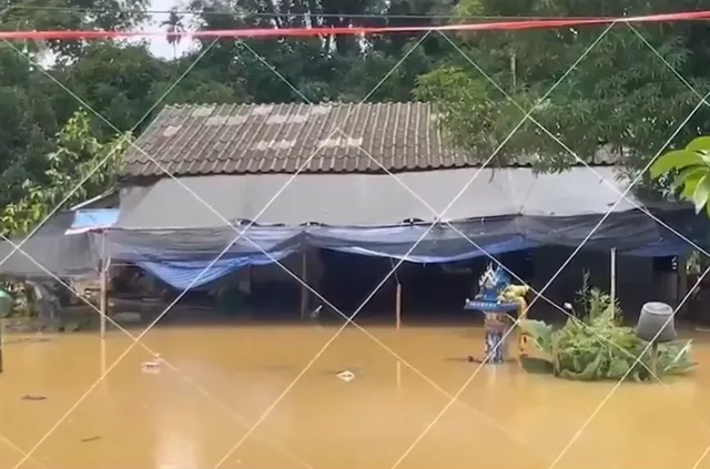 Thái Lan chống chọi với lũ lụt nghiêm trọng - Ảnh 2.