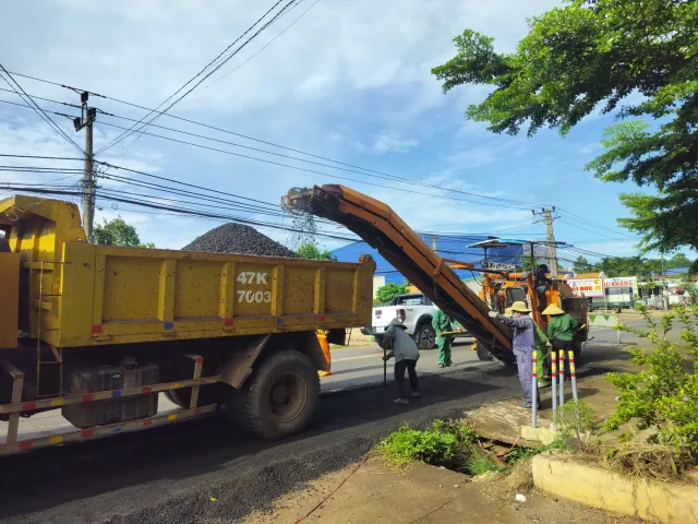 Tháo gỡ khó khăn về giao thông trên tuyến quốc lộ 26 - Ảnh 3.