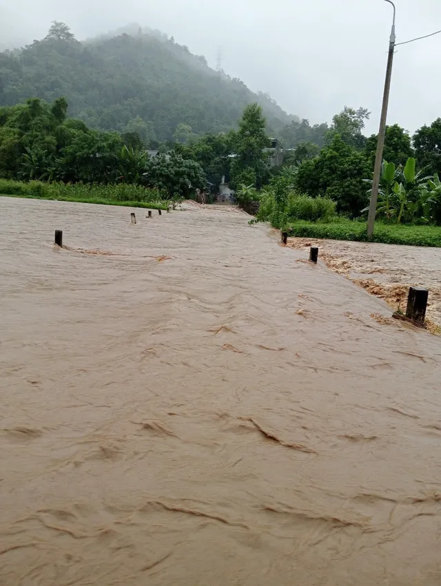 Hà Giang: Hàng chục hộ dân bị ảnh hưởng do mưa ngập, sạt lở đất - Ảnh 6.