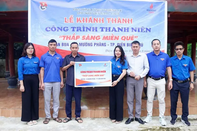 Thanh niên chia sẻ khó khăn với đồng bào dân tộc thiểu số, vùng lũ Điện Biên - Ảnh 4.