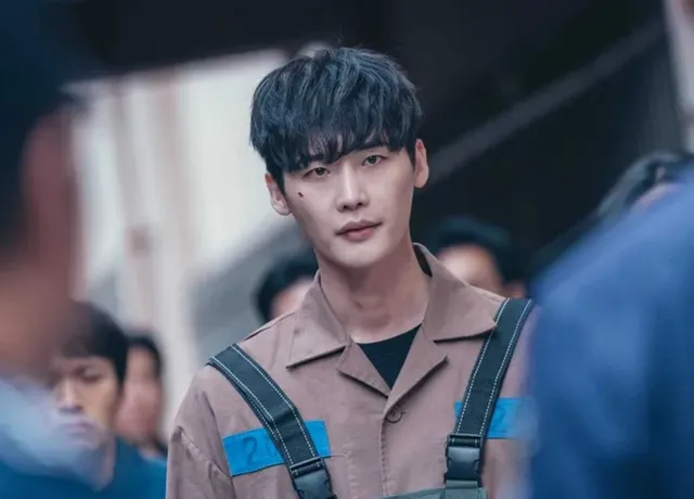 Tại sao Lee Jong Suk vẫn chưa tham gia bất cứ bộ phim nào của Netflix? - Ảnh 2.