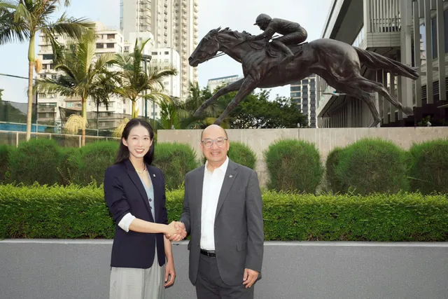 Vận động viên đấu kiếm Hong Kong bất ngờ chuyển nghề sau Olympic Paris - Ảnh 1.