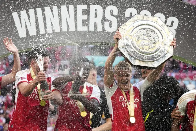 Trời sinh Arsenal sao còn tạo ra Manchester City - Ảnh 2.