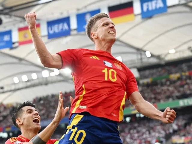 Vì sao Dani Olmo có thể trở thành bom xịt của Barcelona? - Ảnh 1.