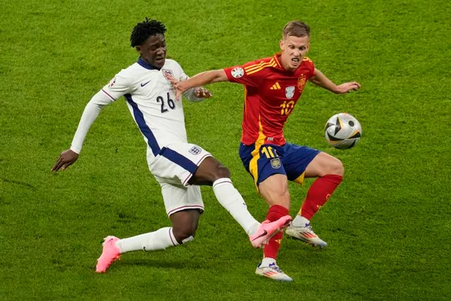 Vì sao Dani Olmo có thể trở thành bom xịt của Barcelona? - Ảnh 3.