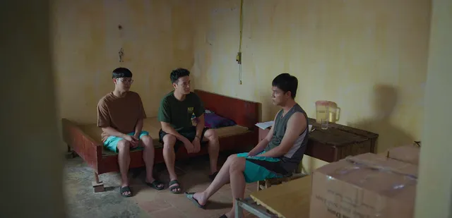 Vui lên nào anh em ơi - Tập 12: Dứt áo đi xa làm ăn, Hưng bất ngờ nhận tin sét đánh - Ảnh 3.