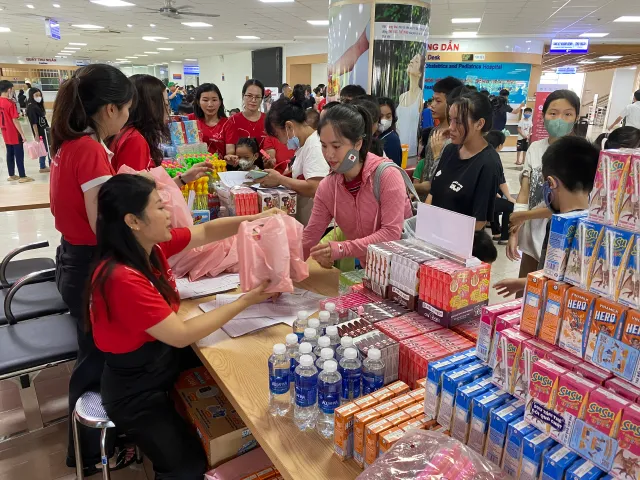 Chương trình “Trái tim cho em” tổ chức khám sàng lọc bệnh tim bẩm sinh tại tỉnh Phú Thọ - Ảnh 10.
