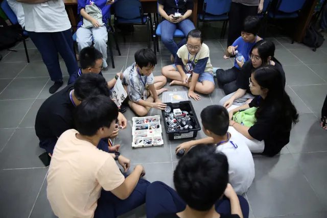 GART Robotics Camp 2024: Khơi dậy niềm đam mê sáng tạo của thiếu niên - Ảnh 24.