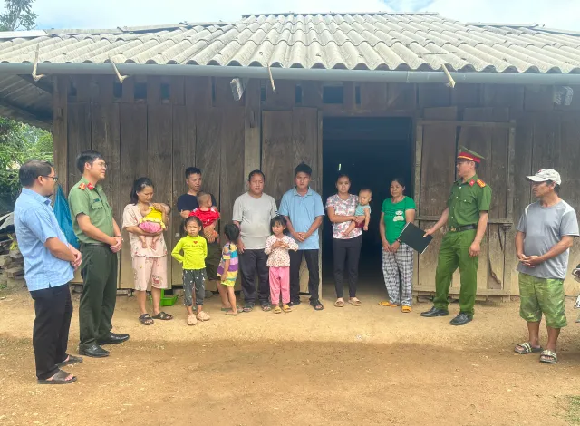 Lừa phỉnh người đồng bào dân tộc thiểu số bán nhà đi theo ảo vọng việc nhẹ lượng cao - Ảnh 1.