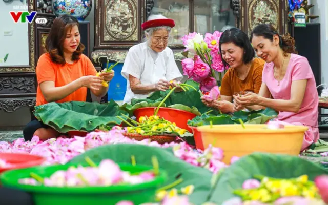 Nghề ướp trà sen Quảng An trở thành Di sản phi vật thể quốc gia - Ảnh 1.