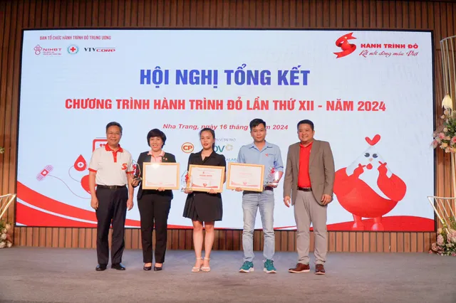 Hành trình Đỏ 2024: Tiếp nhận hơn 128.000 đơn vị máu - Ảnh 2.