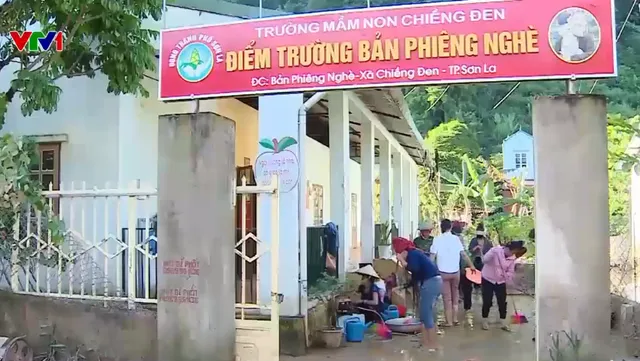 Hàng trăm học sinh không thể đến trường vì cầu treo bị lũ cuốn - Ảnh 3.