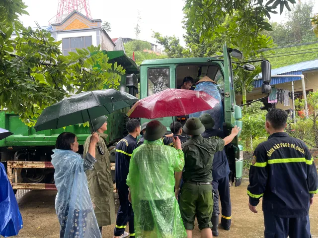 Thái Nguyên: di dời khẩn cấp hàng chục hộ dân trong vùng nguy cơ sạt lở cao - Ảnh 3.