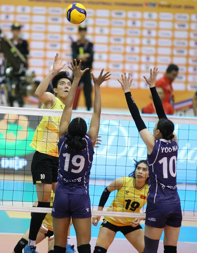 Vietnam’s first win at VTV International Women’s Volleyball Cup - Ảnh 8.