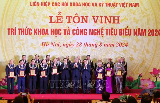 Chủ tịch Quốc hội: Đội ngũ trí thức phải có nhận thức mới, tư duy khoa học gắn với giải pháp thiết thực - Ảnh 1.