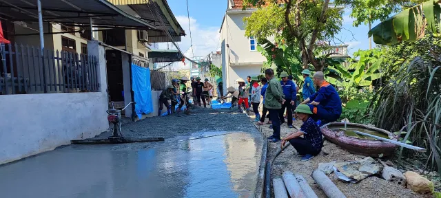 Quảng Ninh: Nhân dân hưởng ứng cùng nhau trồng hàng chục đường hoa dịp Quốc khánh mùng 2/9 - Ảnh 17.