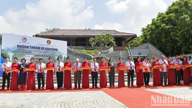 In Pictures: Renovation of Huynh Thuc Khang Press School inaugurated in Thai Nguyen - Ảnh 1.