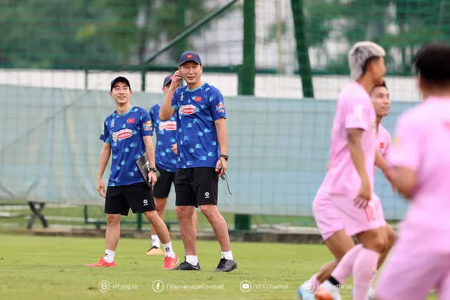 Tiền vệ Đỗ Hùng Dũng: “ĐT Việt Nam đang cố gắng hoàn thiện nhanh nhất đấu pháp của HLV trưởng” - Ảnh 3.