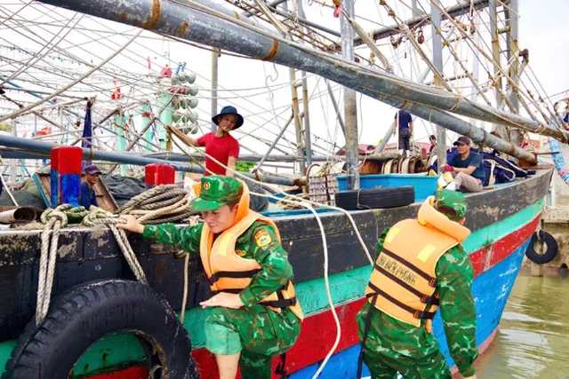 Các địa phương khẩn trương ứng phó bão số 3 - Ảnh 1.