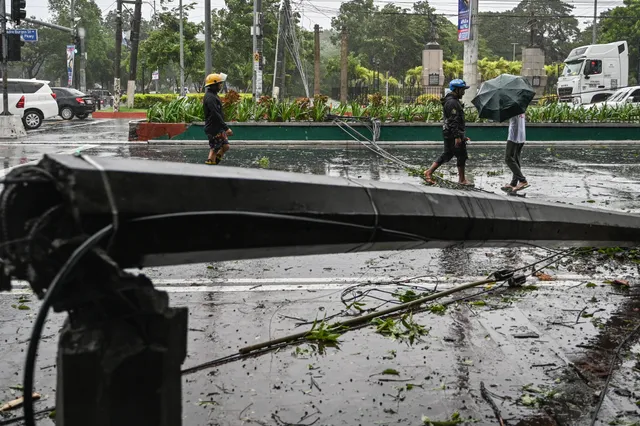 Philippines có thể chuẩn bị đón 2 cơn bão mới sau siêu bão Yagi - Ảnh 1.