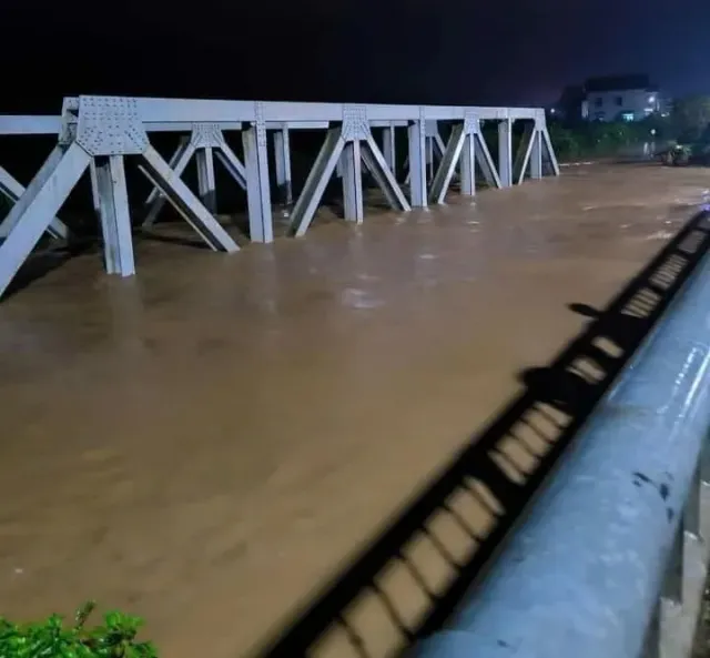 Yên Bái: 7 người thương vong, hơn 3.000 nhà dân bị thiệt hại do bão số 3 - Ảnh 2. Yên Bái: 7 người thương vong, hơn 3.000 nhà dân bị thiệt hại do bão số 3 - Ảnh 2.