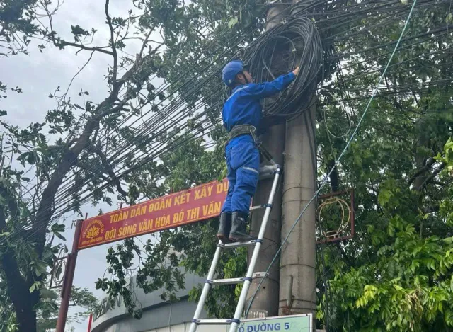 Đảm bảo mạng lưới viễn thông hoạt động ổn định và an toàn sau bão Yagi - Ảnh 1. Đảm bảo mạng lưới viễn thông hoạt động ổn định và an toàn sau bão Yagi - Ảnh 1.