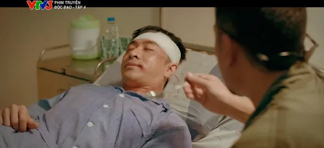 Độc đạo - Tập 4: Thua bạc trắng tay nhưng Khương liều lại gặp được chân ái cuộc đời - Ảnh 4. Độc đạo - Tập 4: Thua bạc trắng tay nhưng Khương liều lại gặp được chân ái cuộc đời - Ảnh 4.