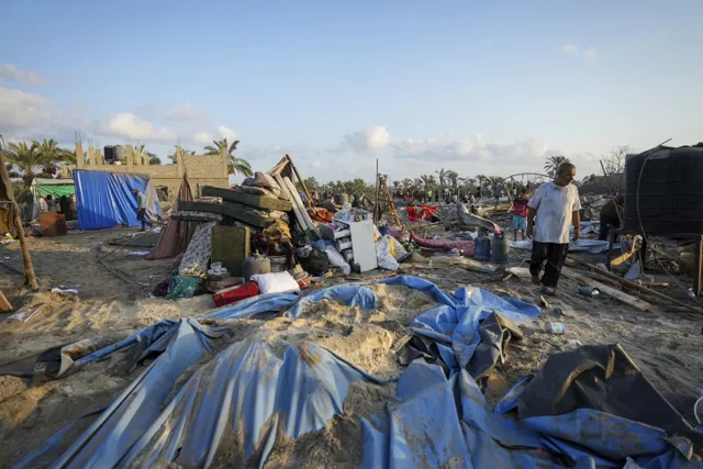 Israel không kích khu vực nhân đạo ở Gaza, chặn đoàn viện trợ Liên hợp quốc - Ảnh 2.