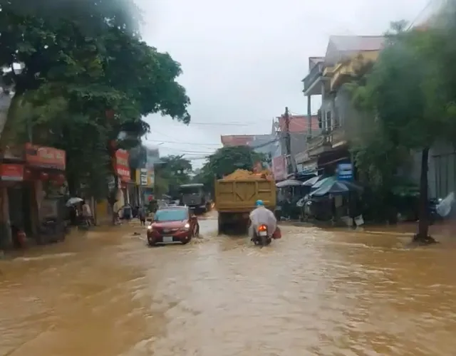 Phú Thọ: Nhiều nơi trên địa bàn huyện Hạ Hòa chìm trong nước - Ảnh 1.