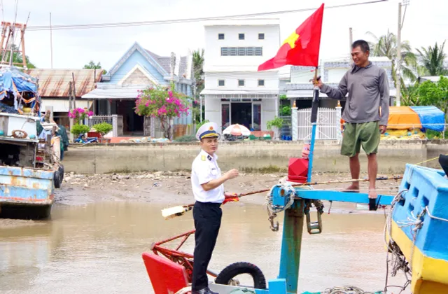 “Hải quân Việt Nam làm điểm tựa cho ngư dân vươn khơi, bám biển” - Ảnh 5.