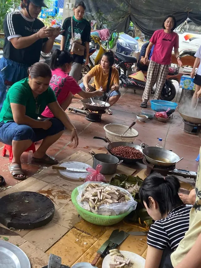 Tuyên Quang: Ấm áp những bữa cơm ngày lũ - Ảnh 6.