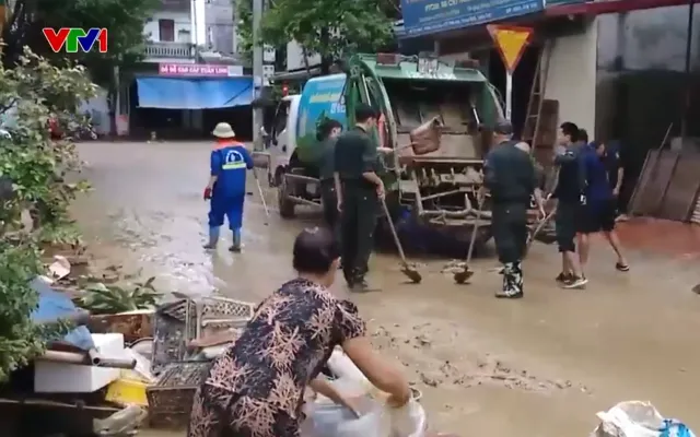 Tình làng nghĩa xóm trong thiên tai ở Lạng Sơn - Ảnh 1.