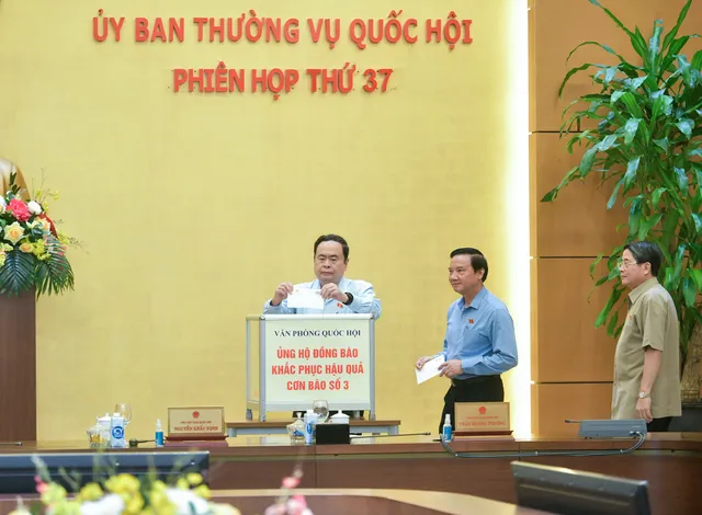 Ủy ban Thường vụ Quốc hội ủng hộ đồng bào khắc phục hậu quả cơn bão số 3 - Ảnh 1.