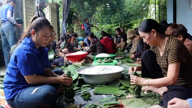 Tình cảm người dân Quảng Ngãi hướng về đồng bào các tình miền Bắc đang chịu ảnh hưởng thiên tai - Ảnh 1.