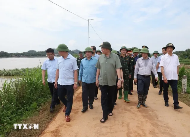 Tổng Bí thư, Chủ tịch nước Tô Lâm kiểm tra khắc phục hậu quả bão, lũ tại Tuyên Quang - Ảnh 1.