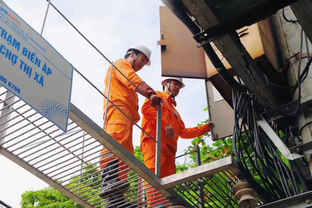 Tuyên Quang: Toàn dân tham gia tổng vệ sinh đường phố sau cơn bão số 3 - Ảnh 16.