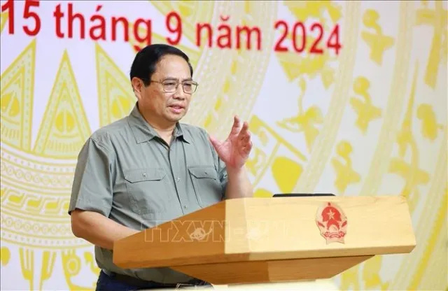 PM Chinh urges actions to settle typhoon aftermath, achieve growth target - Ảnh 1.