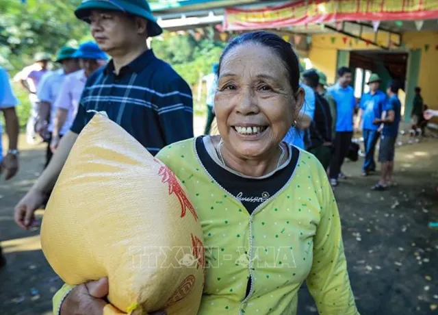 Hòa Bình: Kịp thời sơ tán người dân tại nhiều điểm có nguy cơ sạt lở - Ảnh 1.