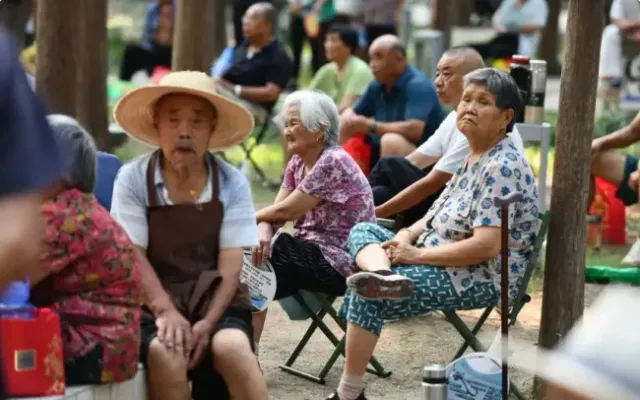 Châu Á đón đầu làn sóng bạc - Ảnh 1.