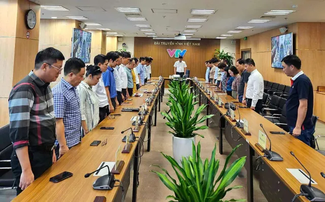 VTV journalists Dedication and Efforts   Amid Storms and Floods - Ảnh 7.