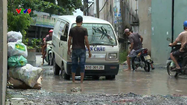 Alo V9 (20/9/2024): Hiểm họa từ con đường có nhiều ổ gà trong mùa mưa