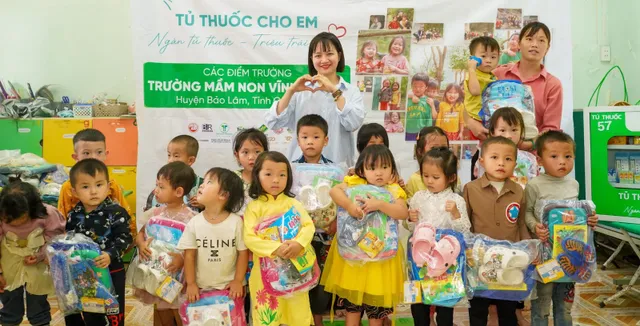 Ước mơ mang hàng ngàn tủ thuốc đến với trẻ em vùng cao - Ảnh 1.