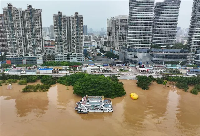 Trung Quốc cảnh báo lũ trên nhiều sông ở phía Nam - Ảnh 1.